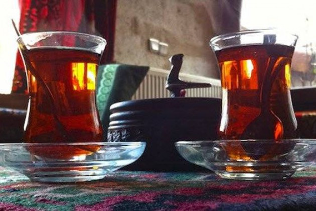 "Bir Çay İç de Kendine Gel"